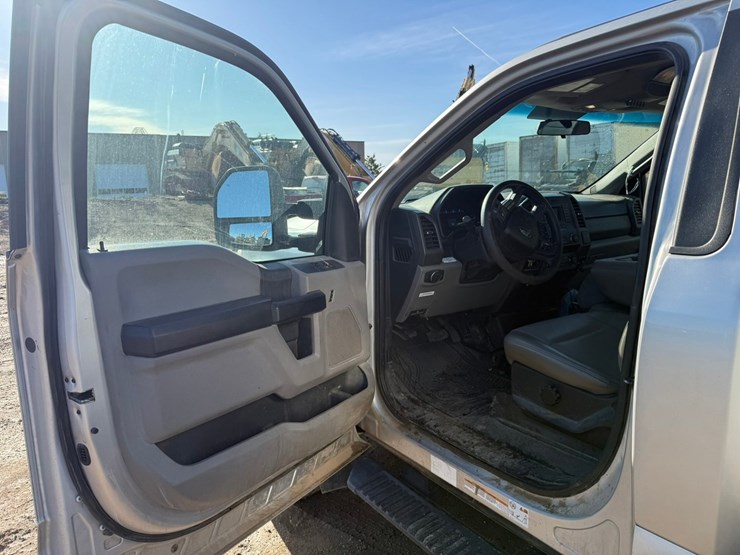 2017-ford-f550-xl-image-84
