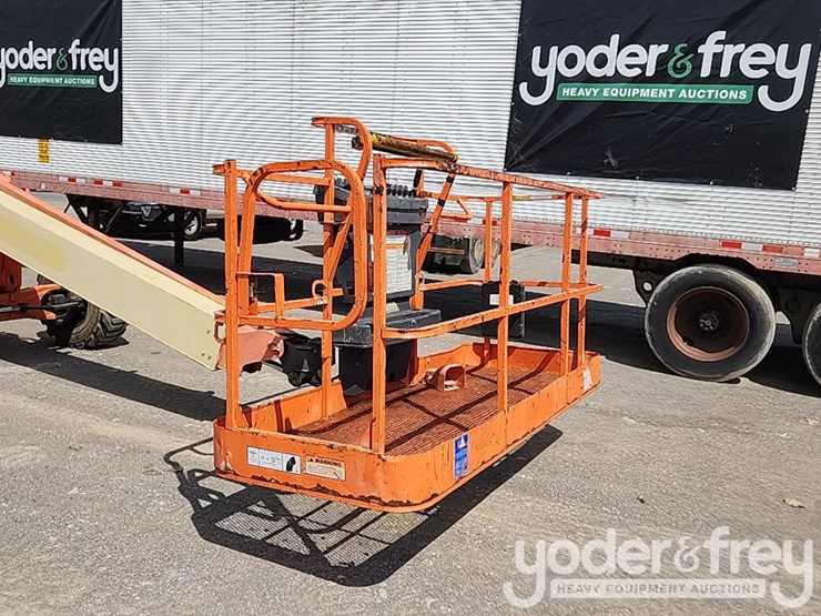 2016-jlg-400s-image-7