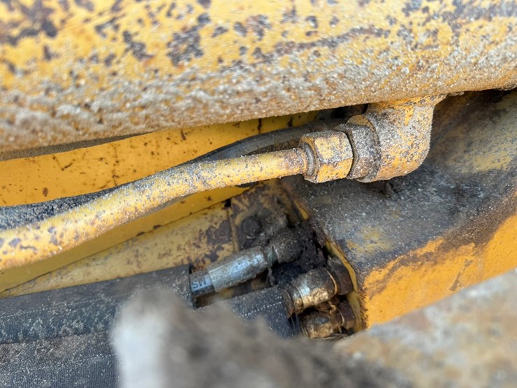 caterpillar-d4h-lgp-image-23