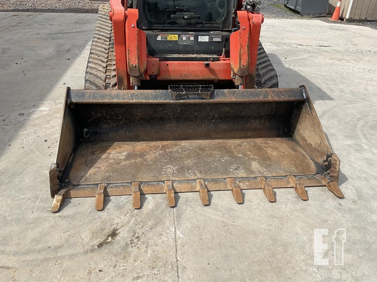 2017-kubota-svl95-2s-image-11
