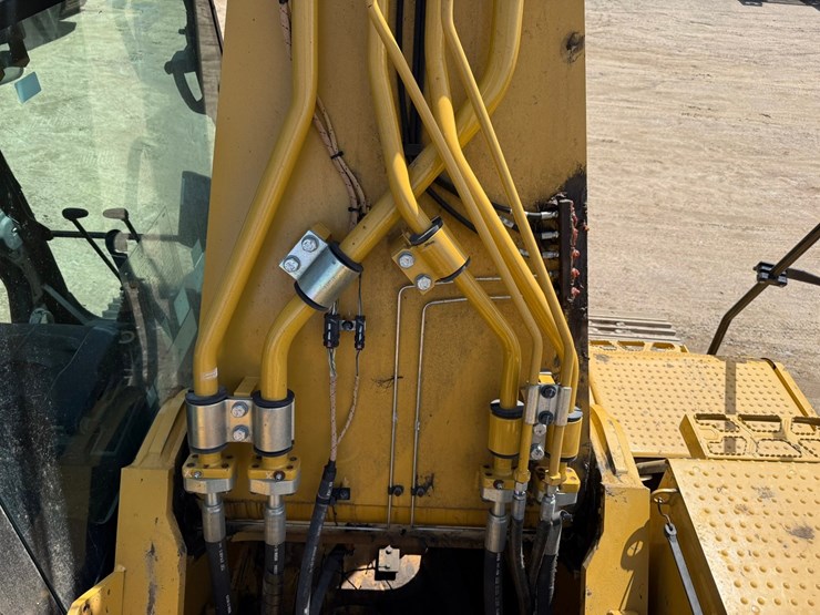 caterpillar-336-image-31