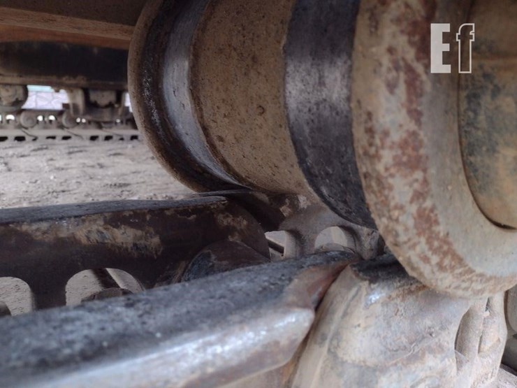 2006-deere-270d-lc-image-22