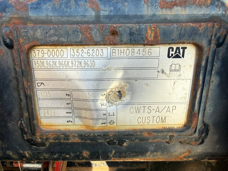 2013-caterpillar-950k-image-17