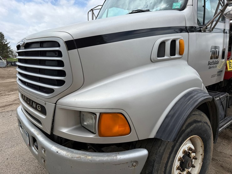 #6443-•-2003-sterling-boom/crane-truck-image-11