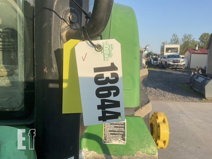 2013-john-deere-8310r-image-22