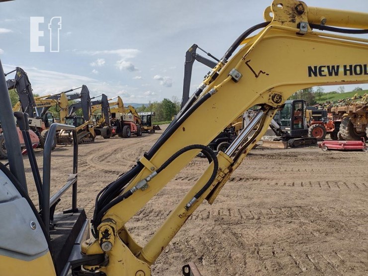 2012-new-holland-e27b-image-30