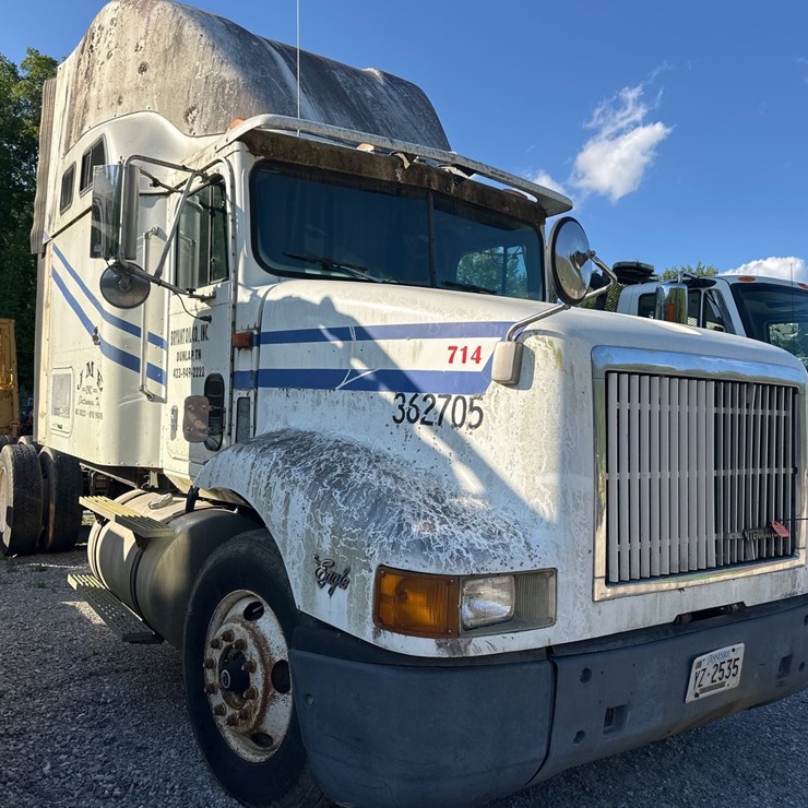 1996 INTERNATIONAL 9200