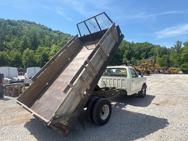 1983-ford-f350-image-4