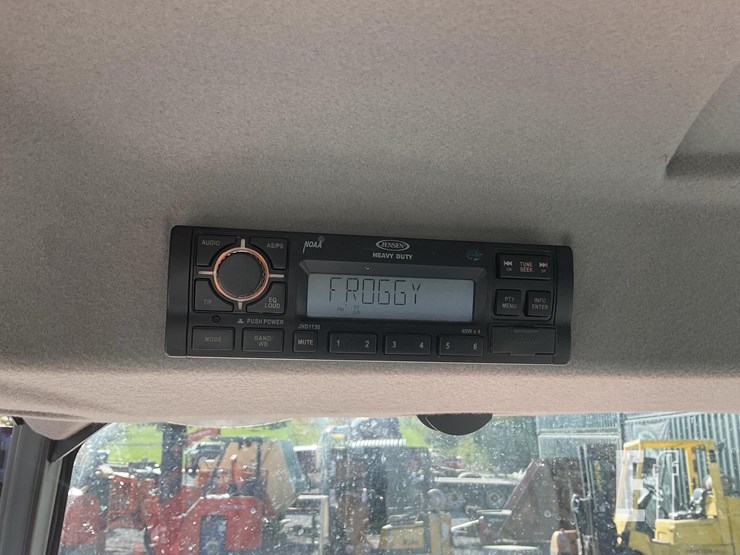 2023-kubota-l3560-image-13