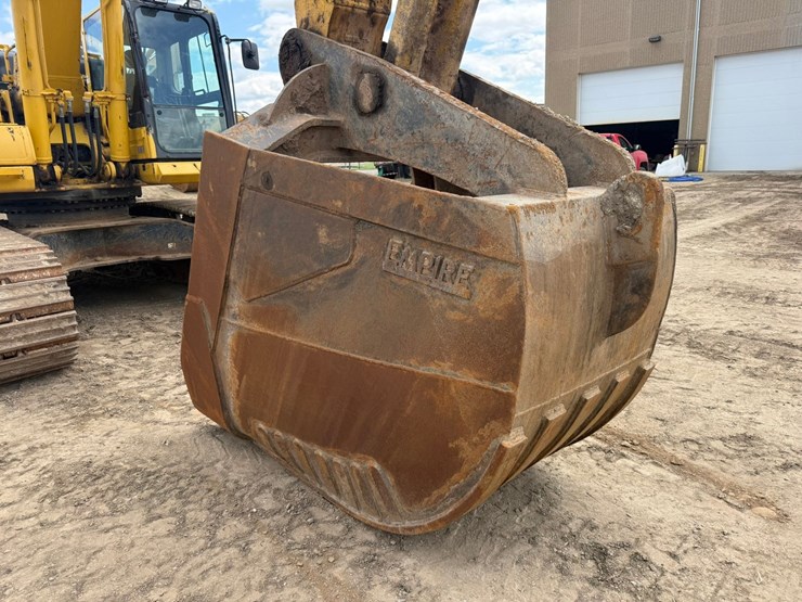 komatsu-pc490-lc-11-image-12