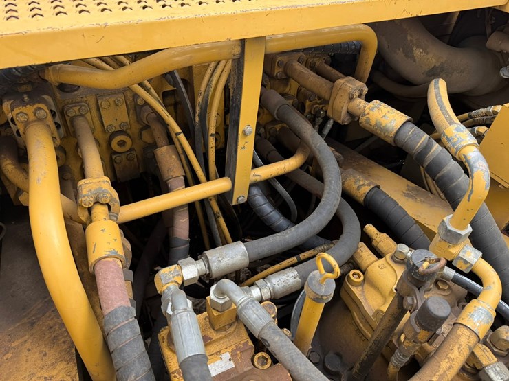 caterpillar-345bl-image-34
