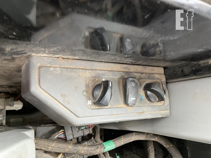2018-caterpillar-307e2-image-17