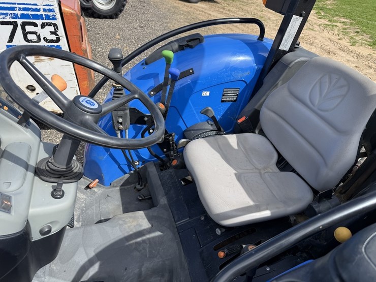 new-holland-tn60a-image-7