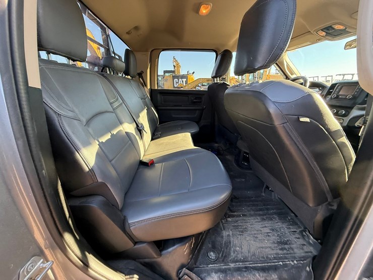 2021-dodge-2500-image-35