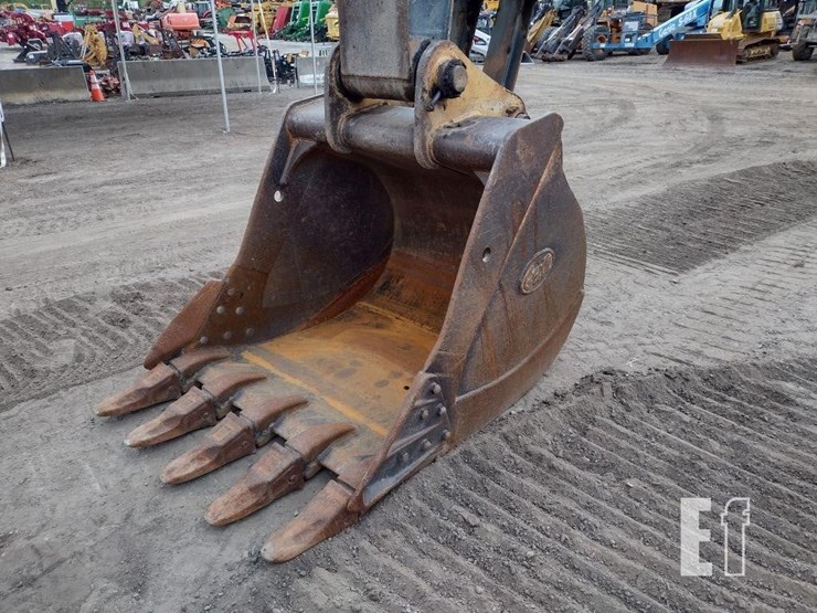 2006-deere-270d-lc-image-49