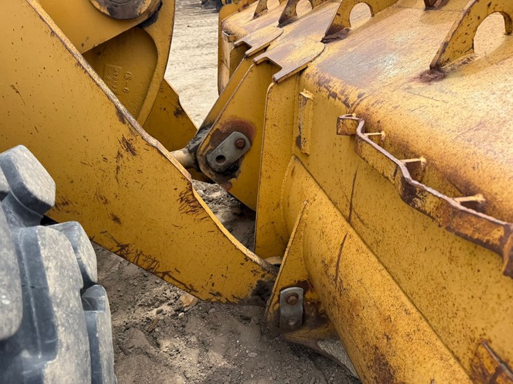 caterpillar-966d-image-11
