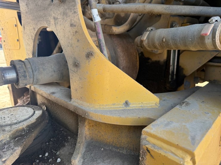 2013-caterpillar-950k-image-33