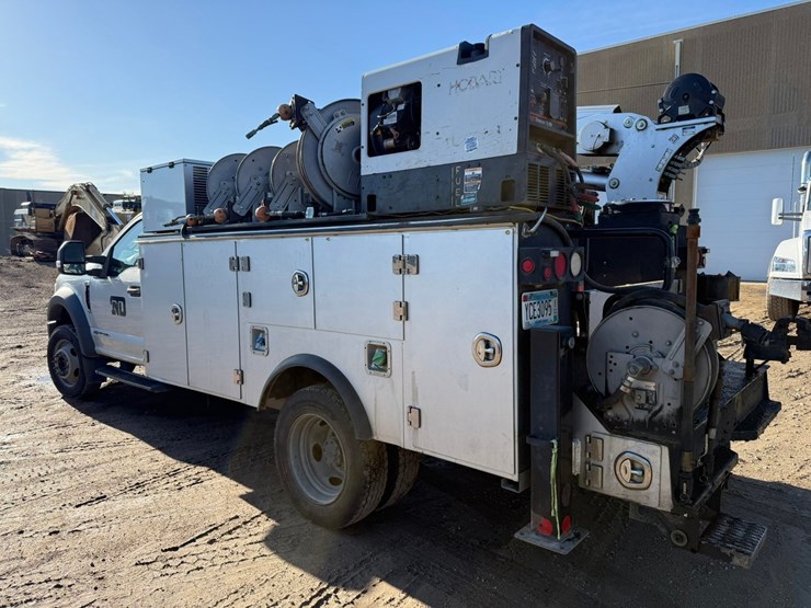 2017-ford-f550-xl-image-3