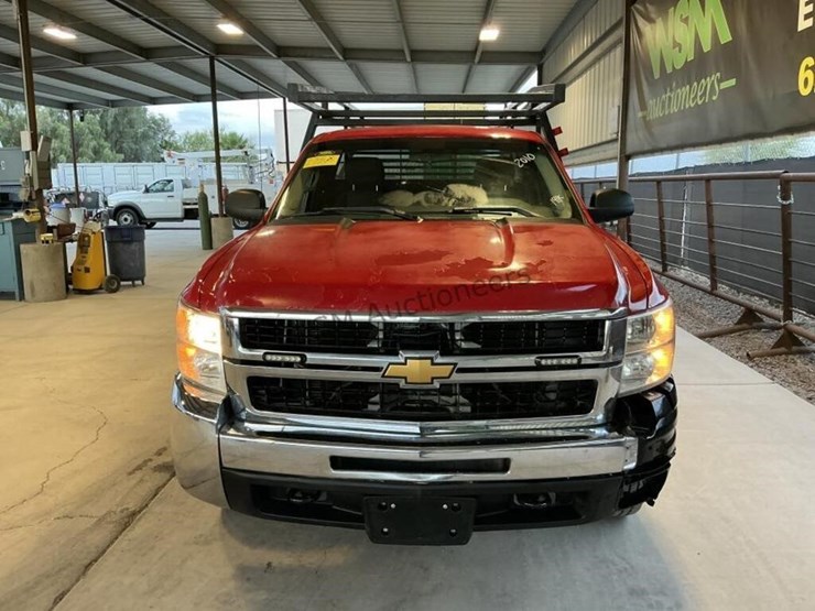 2010-chevrolet-silverado-2500hd-image-3