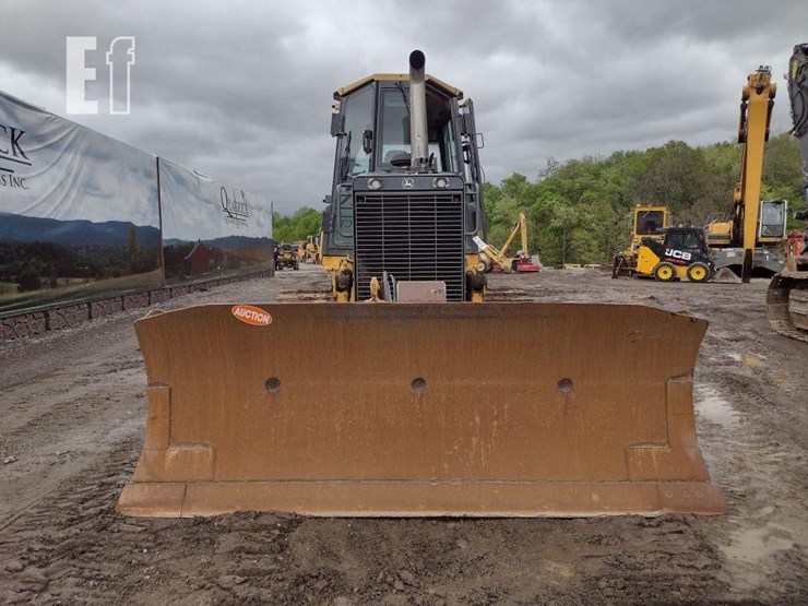 2007-deere-700j-xlt-image-1