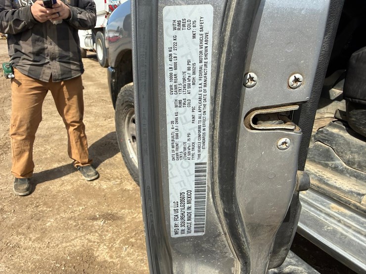 2021-dodge-2500-image-58