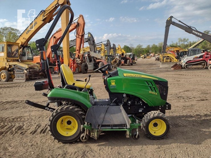 john-deere-1023e-image-3