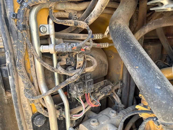 caterpillar-255-image-31