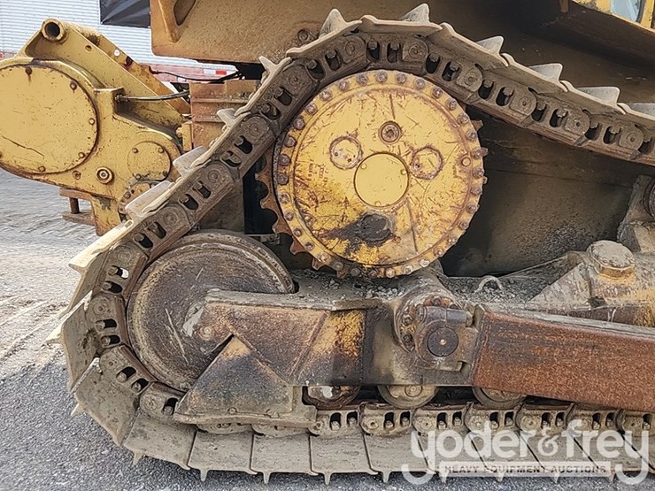 caterpillar-d6h-image-12