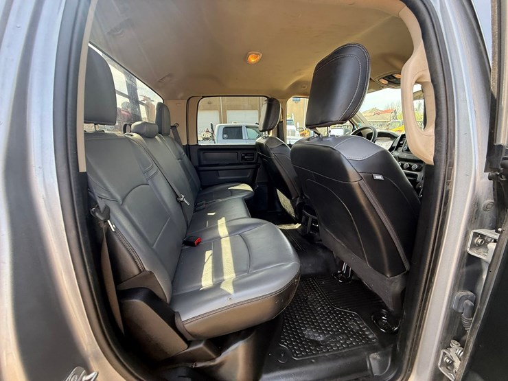 2021-dodge-2500-image-35