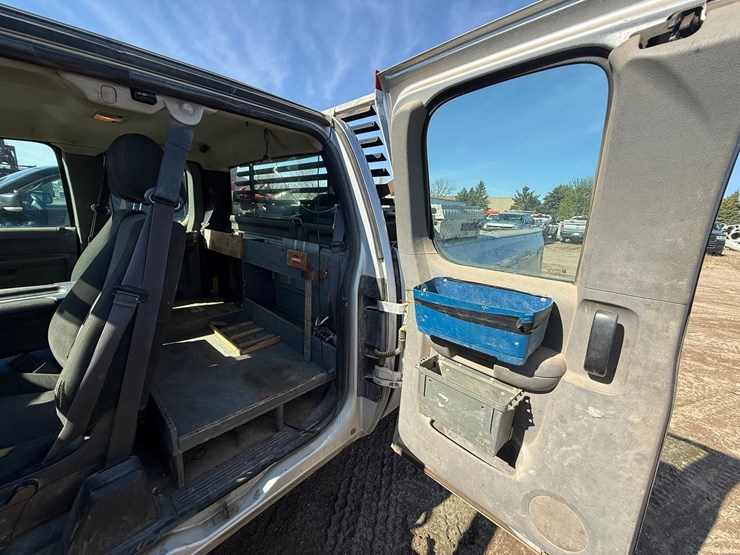 2013-chevrolet-2500-image-36
