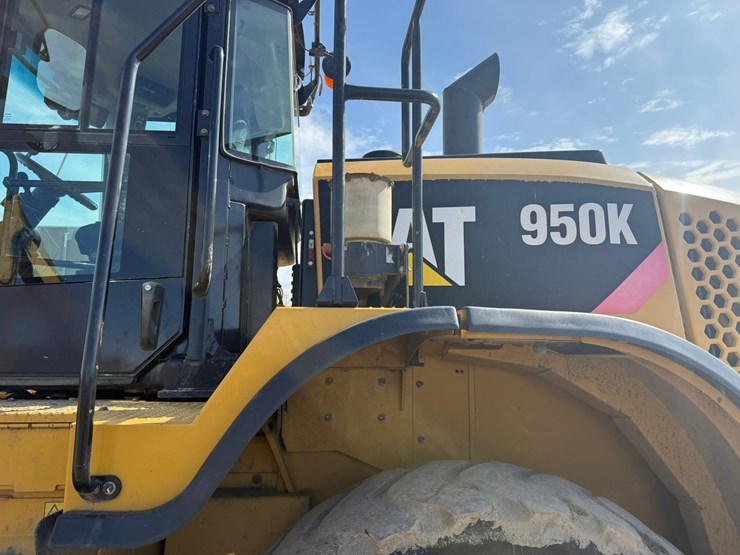 2013-caterpillar-950k-image-41