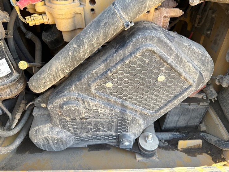 caterpillar-255-image-37