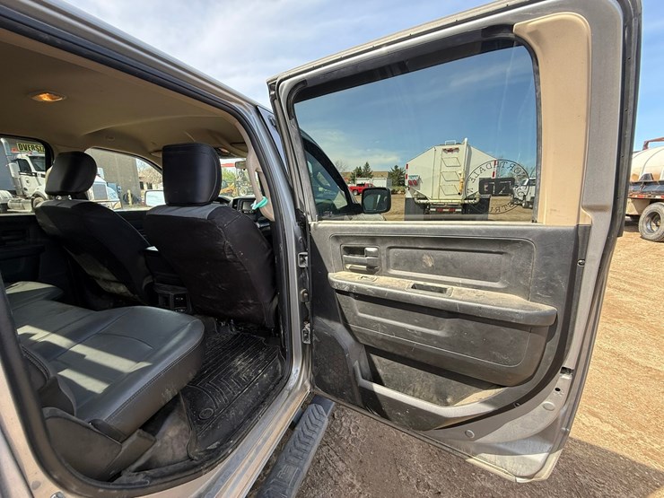 2021-dodge-2500-image-34