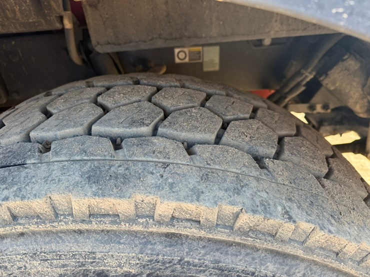 2021-kenworth-t880-image-103