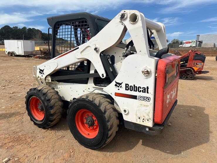 2016-bobcat-s650-image-8