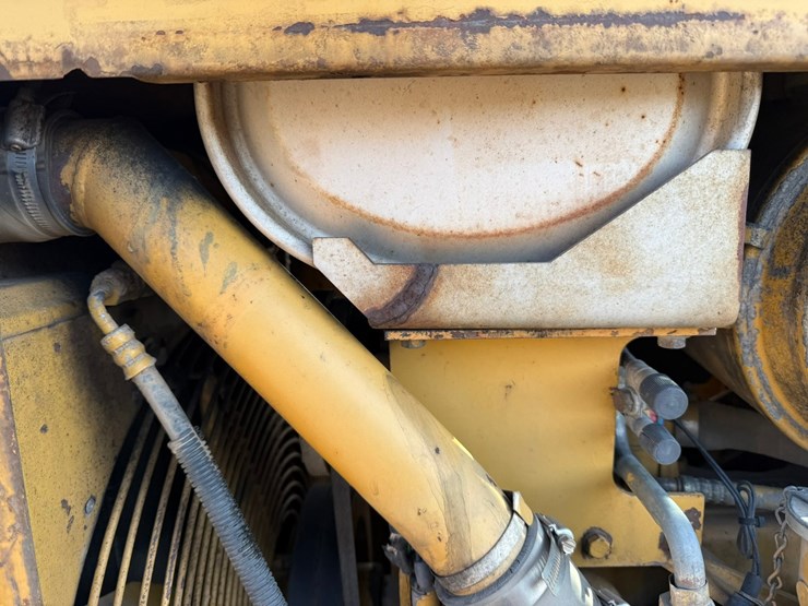 caterpillar-d4h-lgp-image-51