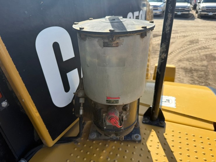 2013-caterpillar-950k-image-87
