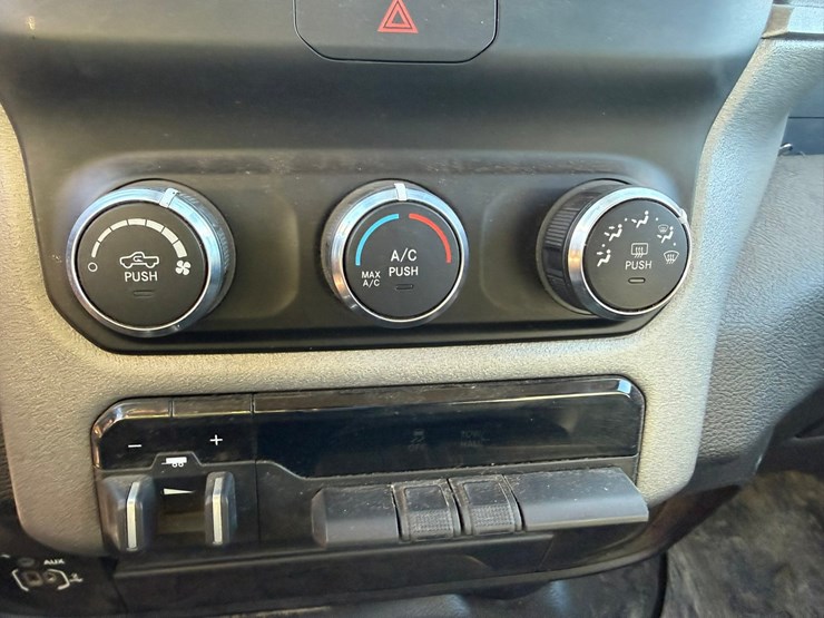 2021-dodge-2500-image-42