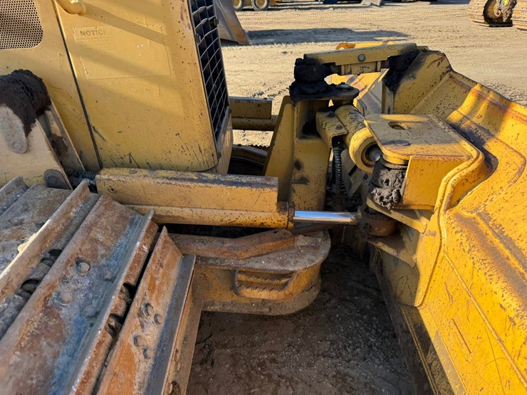 caterpillar-d4g-lgp-image-11