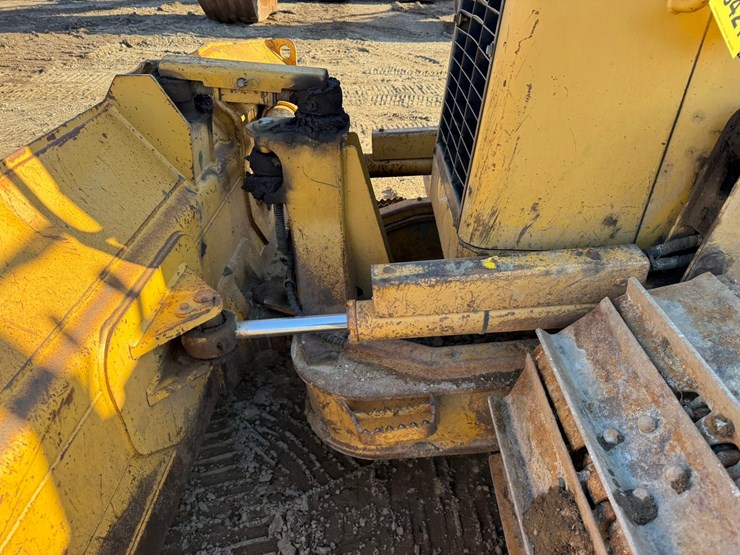 caterpillar-d4g-lgp-image-16