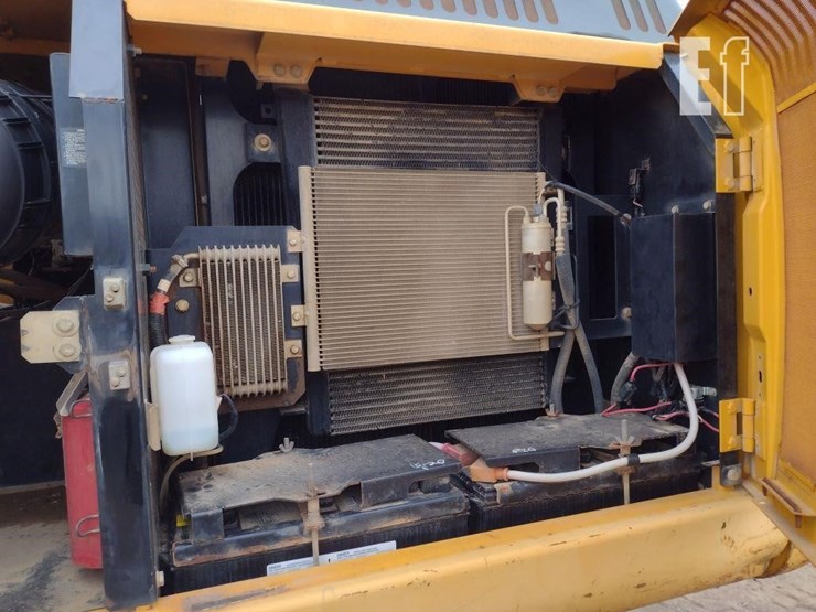 2006-deere-270d-lc-image-26