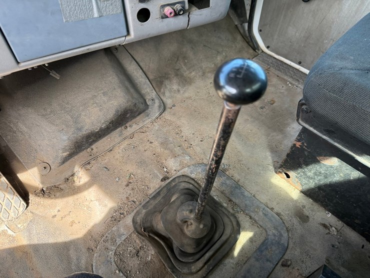 #6396-•-1997-ford-6911l-water-truck-image-49