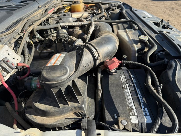 2017-ford-f550-xl-image-12