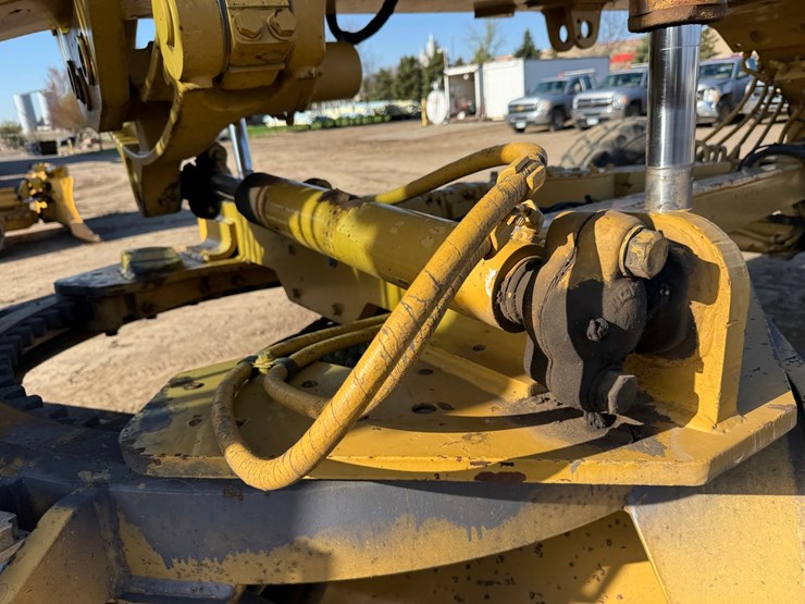 caterpillar-140g-image-19