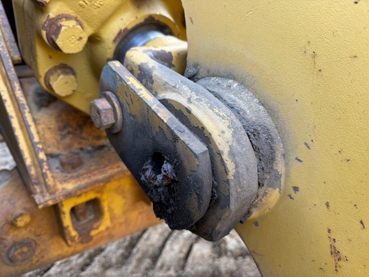 caterpillar-966e-image-16