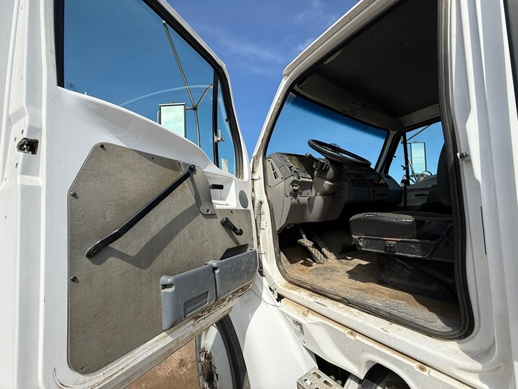 #6396-•-1997-ford-6911l-water-truck-image-46