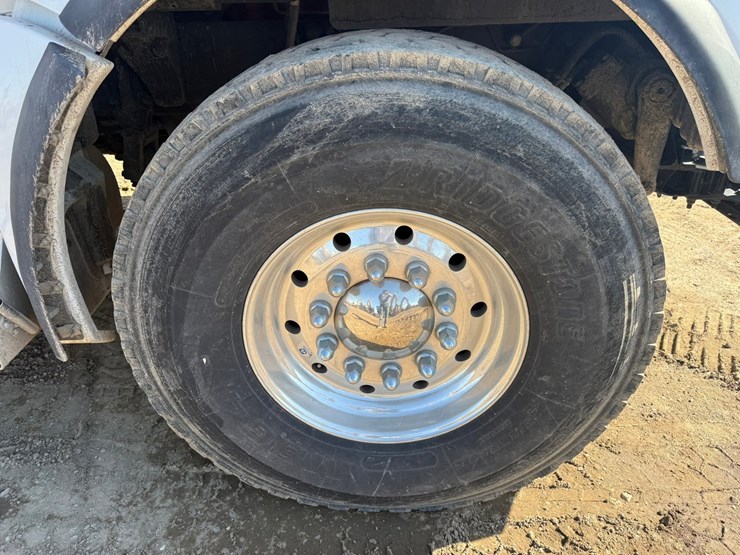 2021-kenworth-t880-image-102