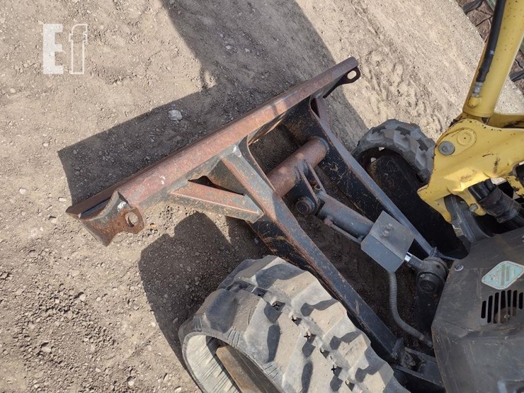 2012-new-holland-e27b-image-18