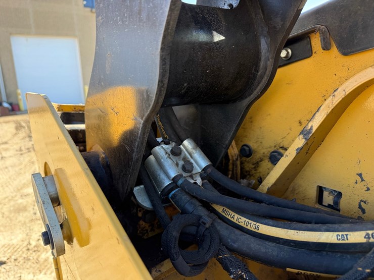 caterpillar-255-image-21