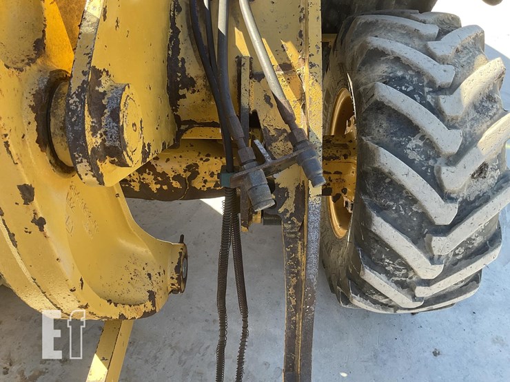2021-caterpillar-906m-image-11
